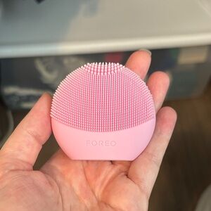 FOREO Pink Silicone Cleansing Device